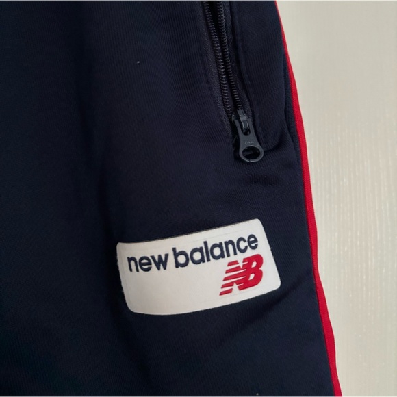 New Balance Red/White/Navy 9” Athletic Shorts Large - Picture 3 of 5